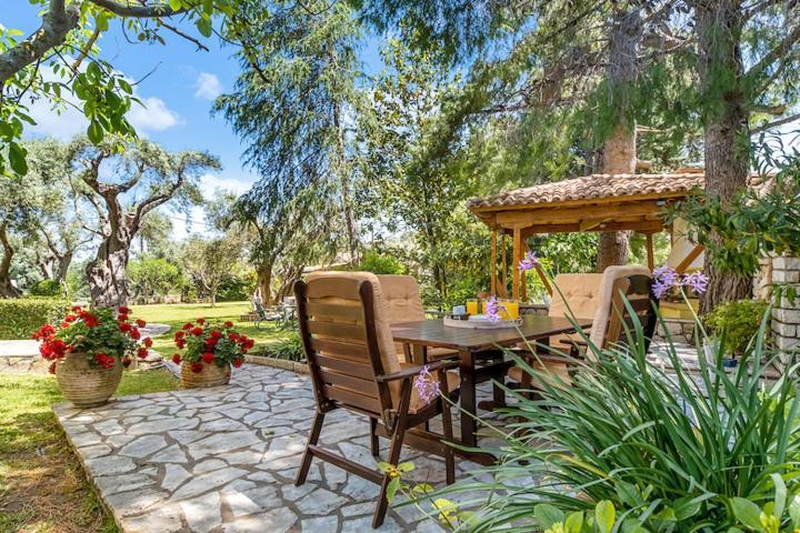 Poly'S Villa Lefkada Apolpaina Екстериор снимка